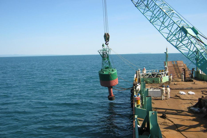 1.8m diameter Lateral buoy in deep water