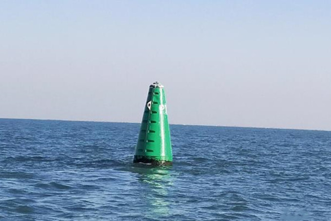 Aseasonal Polyethylene Navigation Buoys