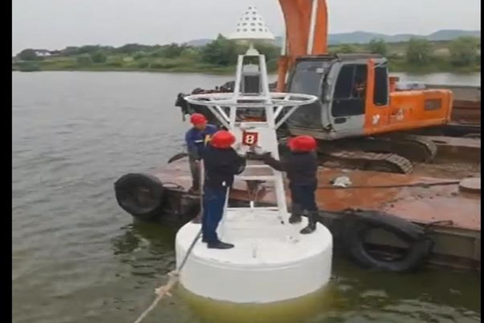 our new Inland waterway buoys white buoy has been installed
