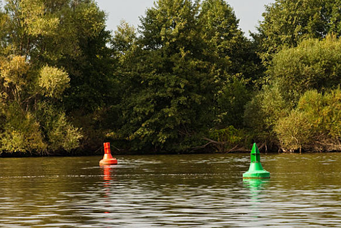 Understanding Starboard and Port Hand Buoys: Shapes, Colors, and Navigation Tips