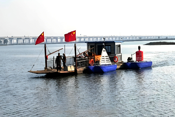 High-Performance Steel Catamaran Buoy– Stable & Durable Marine Solutions